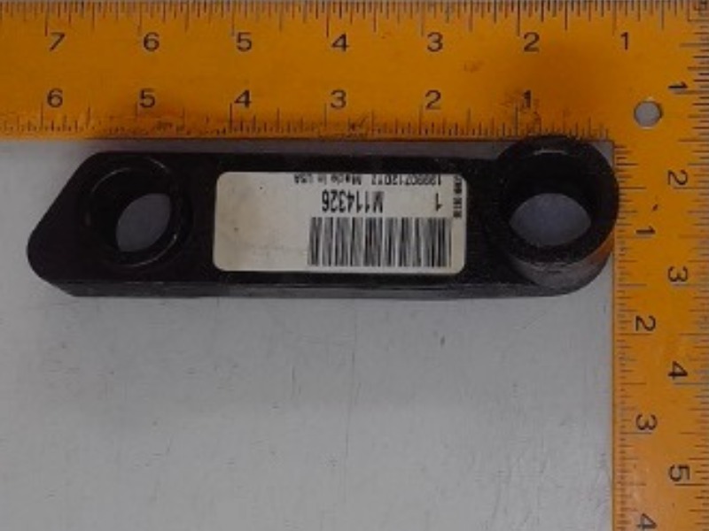 M114326 Bracket/slide for JOHN DEERE