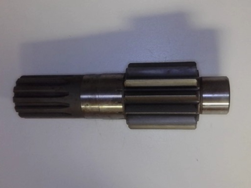 1342907C1 CASE Final Drive Pinion Shaft