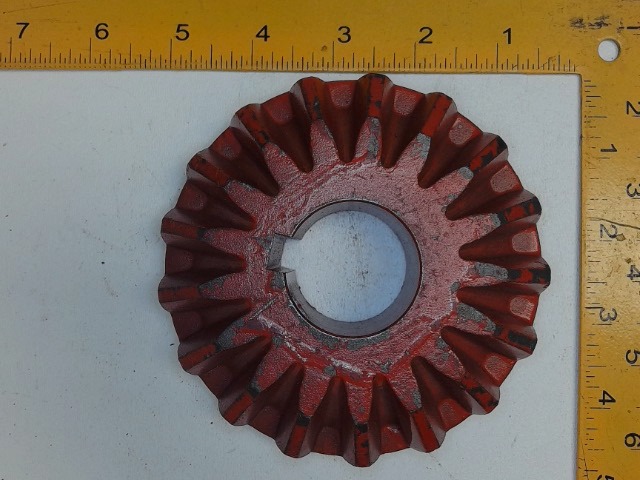 140-13140 Gear 17t 1 3/8 for GEHL MANITOU