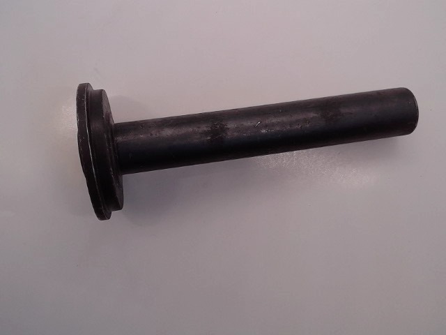 1760276 AGCO Shaft Spindle