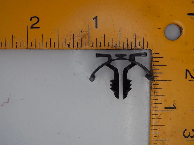 392699A1 Latch for CASE NEW HOLLAND