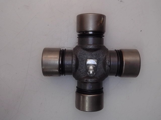 3230277R1 CASE Universal Joint - 27 X 81.7mm