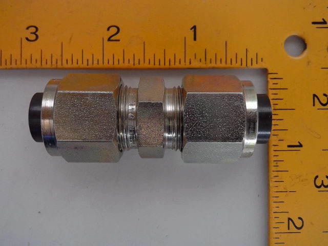 X8HBU-S Fitting for JOHN DEERE