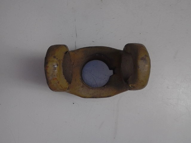 W800-8311 Yoke for AGCO