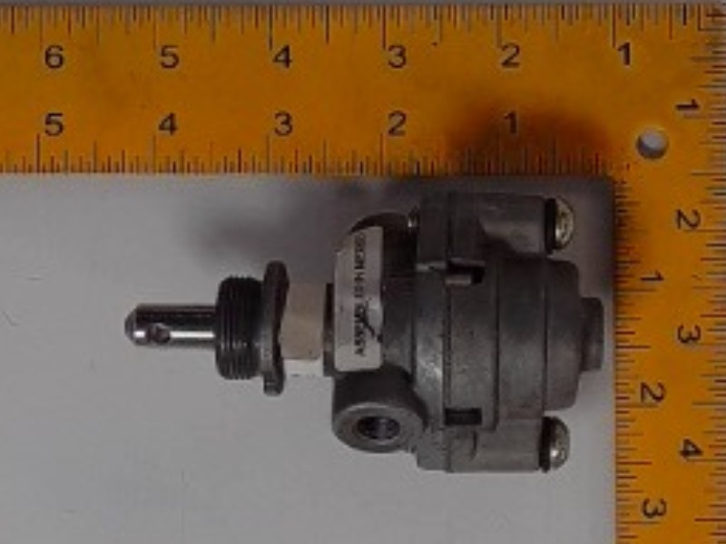 1692996C91 KOMATSU Valve