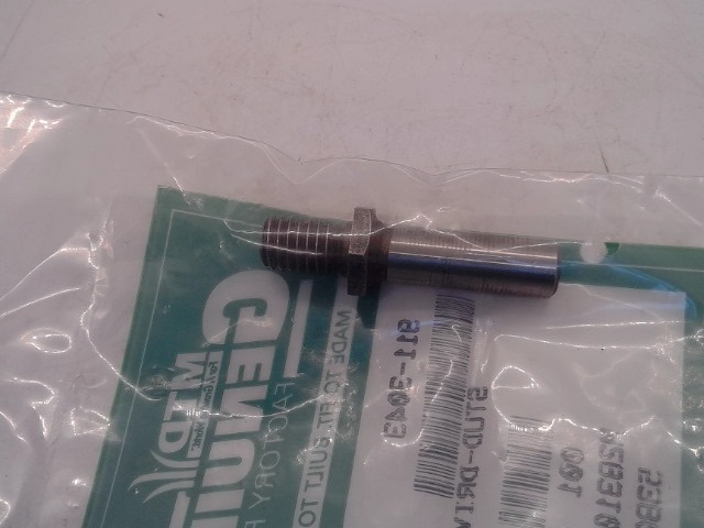 911-3043 Stud for CUB CADET