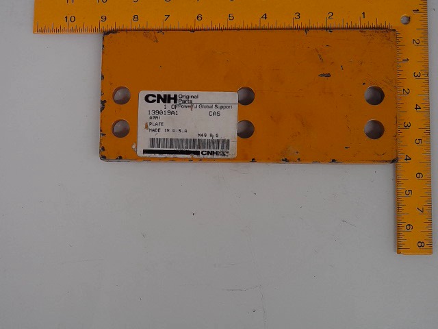 139019A1 Plate
