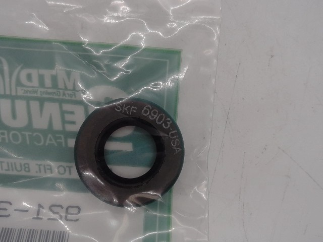 921-3011 Seal for CUB CADET