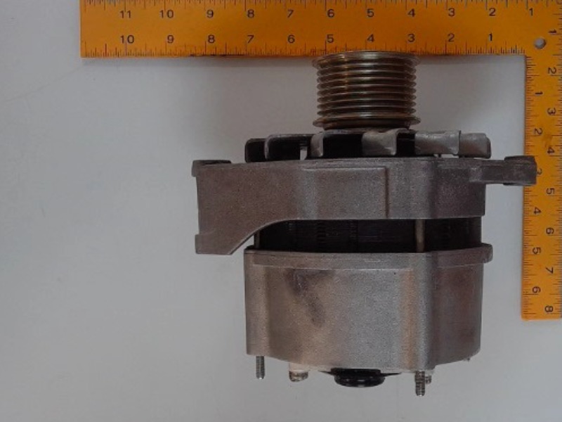 2852185 CASE Alternator