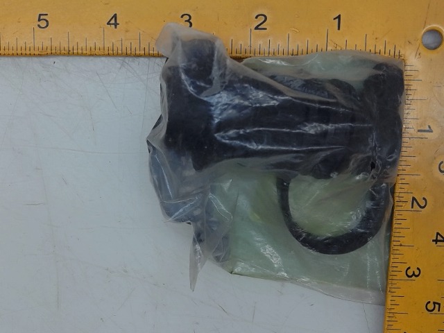 2135740 Plug