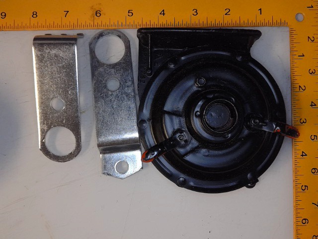1892243 Horn