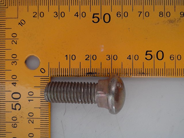 03M7086 JOHN DEERE Bolt